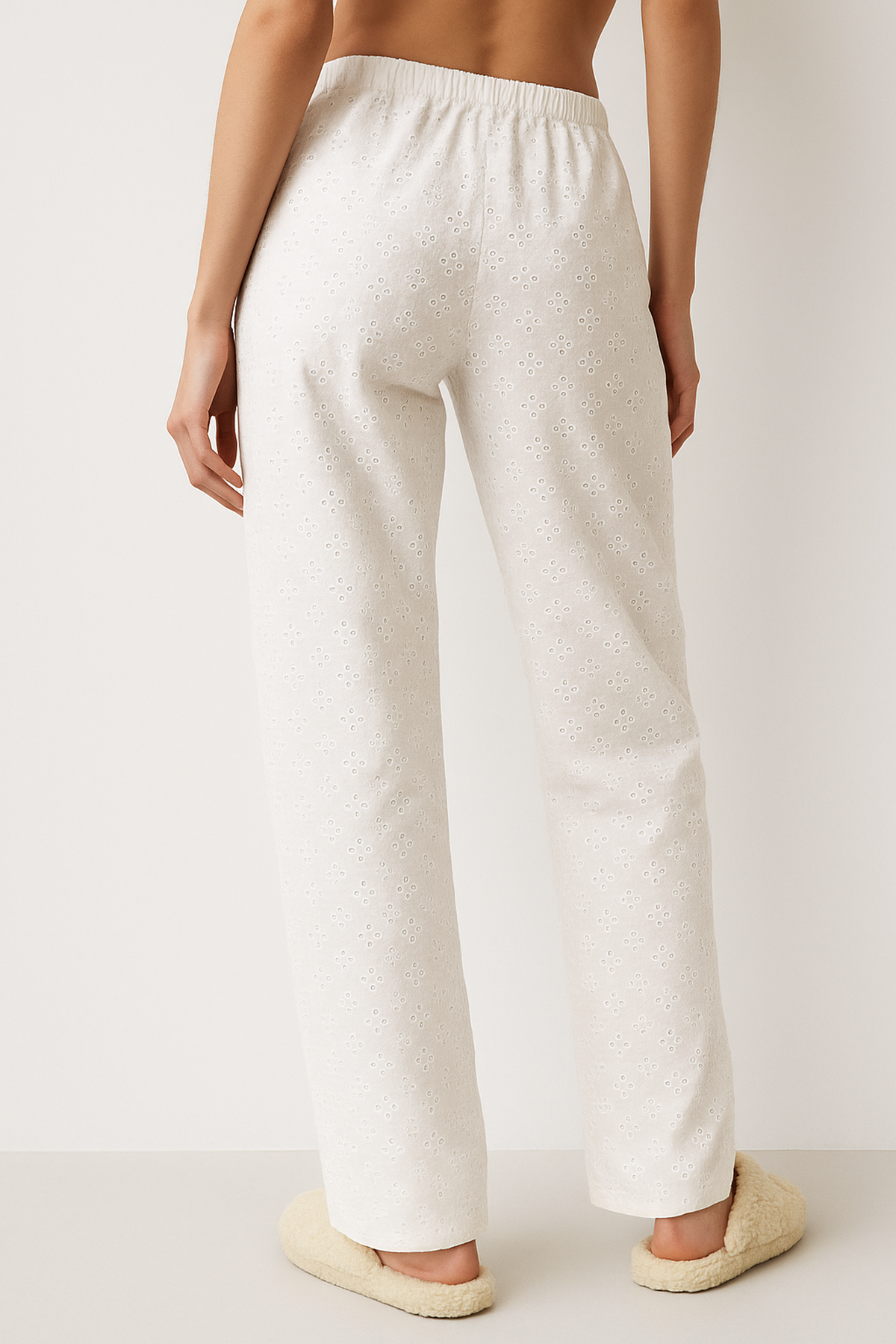 Weit geschnittene Damenhose – Lockere Passform & Stickdetails