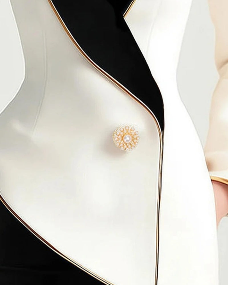 Blazer Damen – Zweifarbiger Asymmetrischer Blazer mit Goldknopf