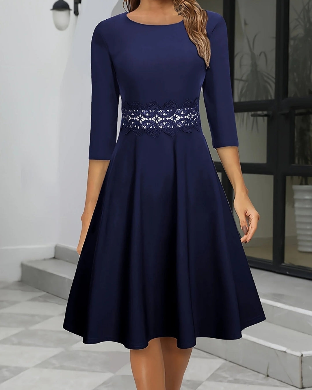 Damen Abendkleid mit Spitze und 3/4 Ärmeln | Midi