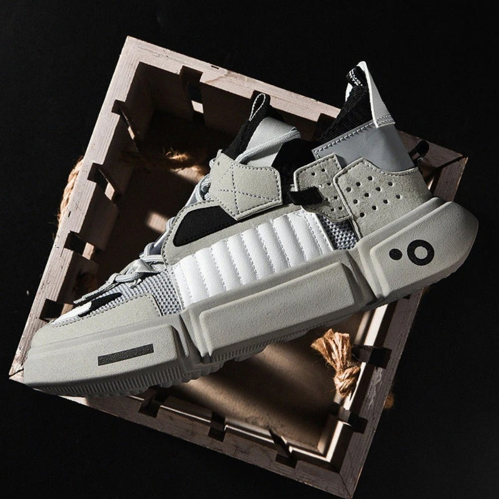 Damenschuhe – Moderne Schnür-Sneaker mit strukturiertem Design