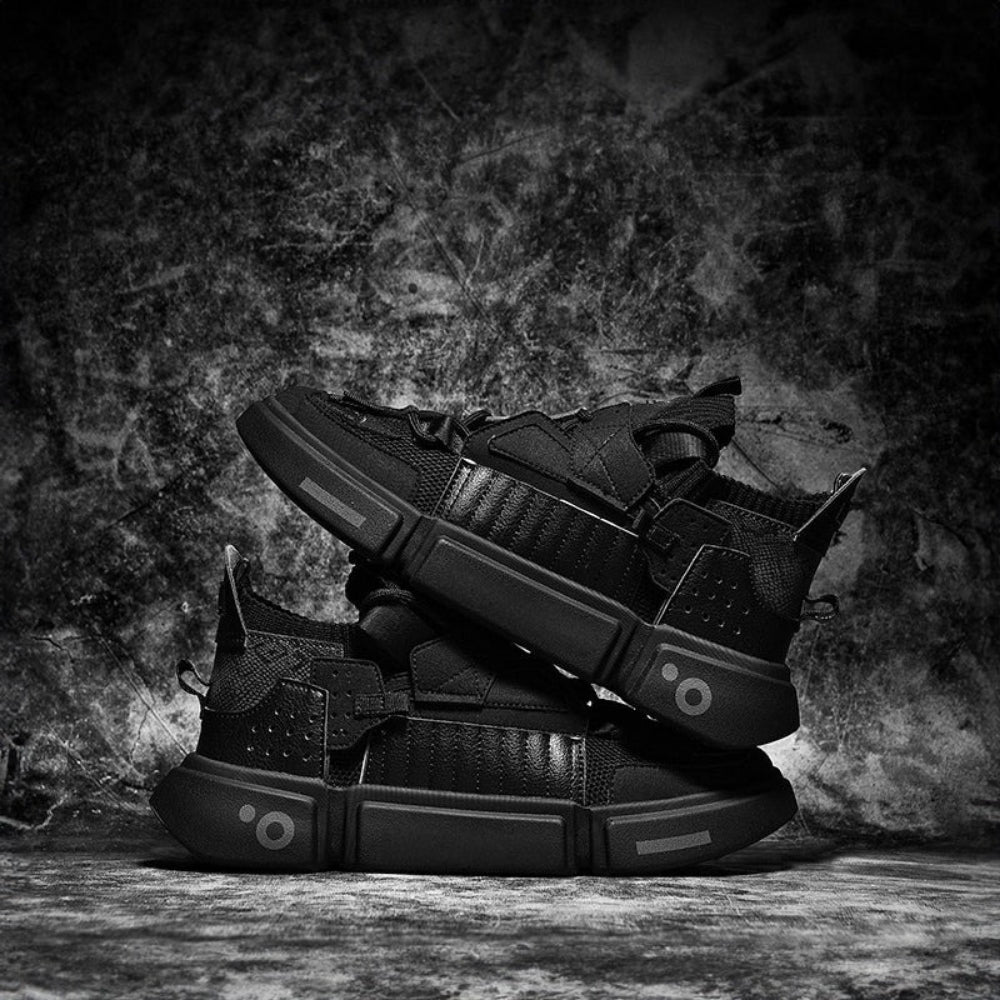 Damenschuhe – Moderne Schnür-Sneaker mit strukturiertem Design