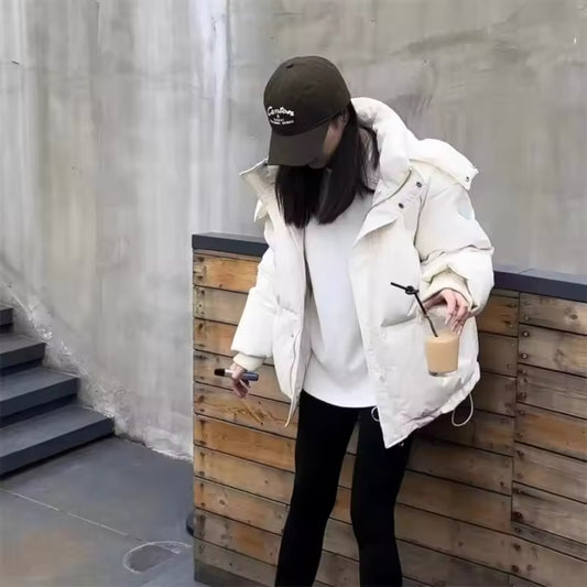 Dick gefütterte Damen-Winterjacke - klassisch mit Reißverschluss zu tragen