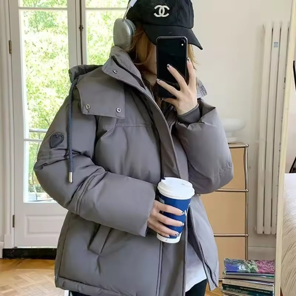 Dick gefütterte Damen-Winterjacke - klassisch mit Reißverschluss zu tragen