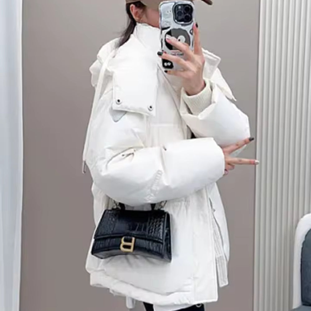 Dick gefütterte Damen-Winterjacke - klassisch mit Reißverschluss zu tragen