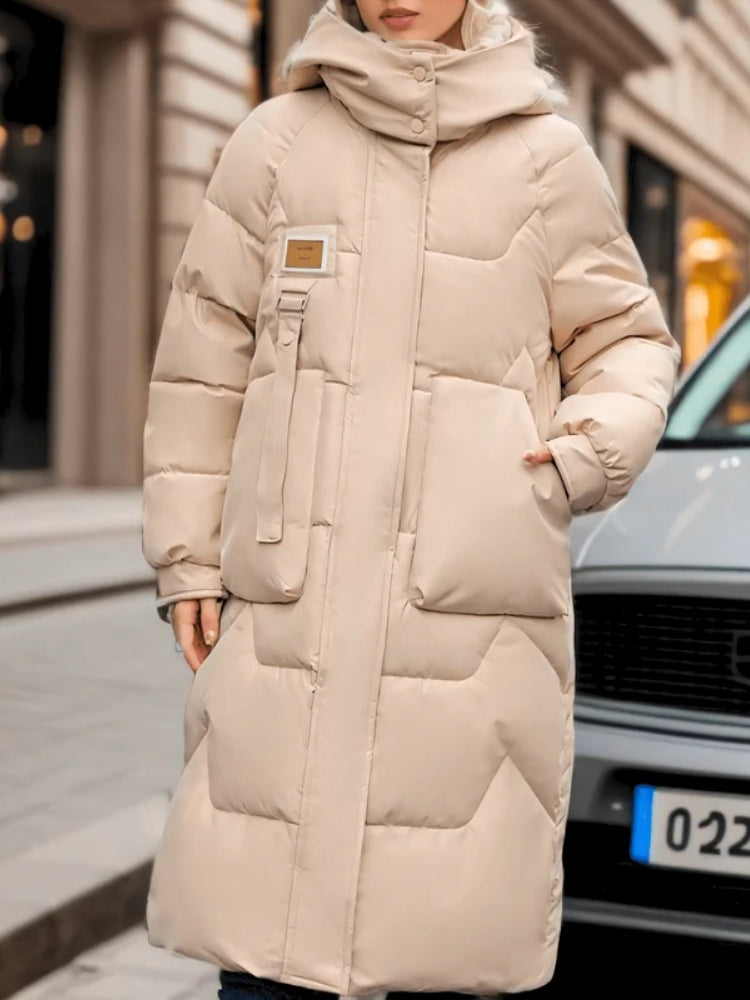 Glänzende Damen-Puffer-Winterjacke - lang geschnitten mit Reißverschluss