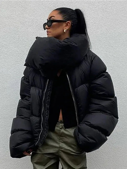 Glänzende Damen-Winterjacke – Gekürzte Pufferjacke mit übergroßer Kapuze