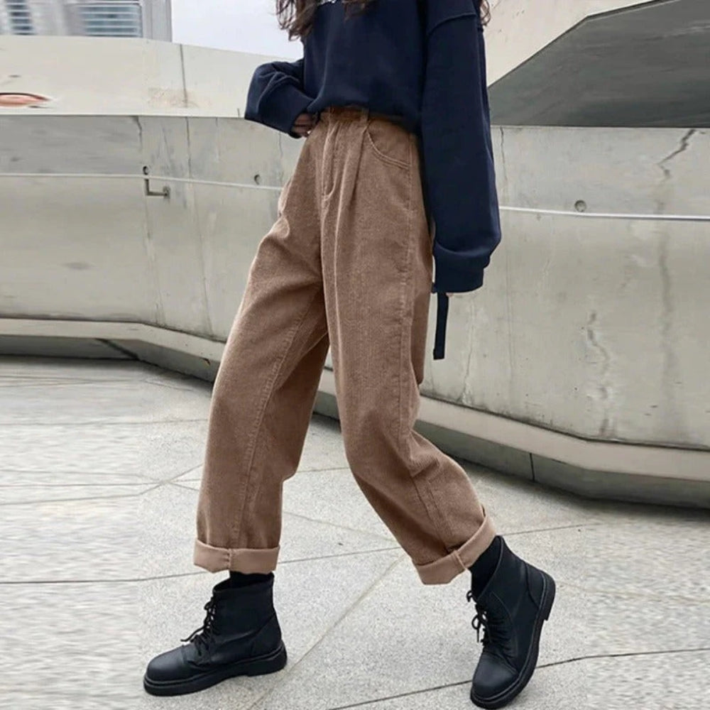 Hoch taillierte Cordjeans – Locker sitzende Damenhose mit geradem Bein