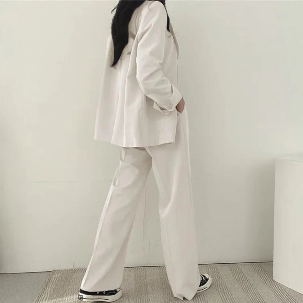 Vielseitiges Hosenanzug-Set - Blazer und gerade geschnittene Hose für Frauen