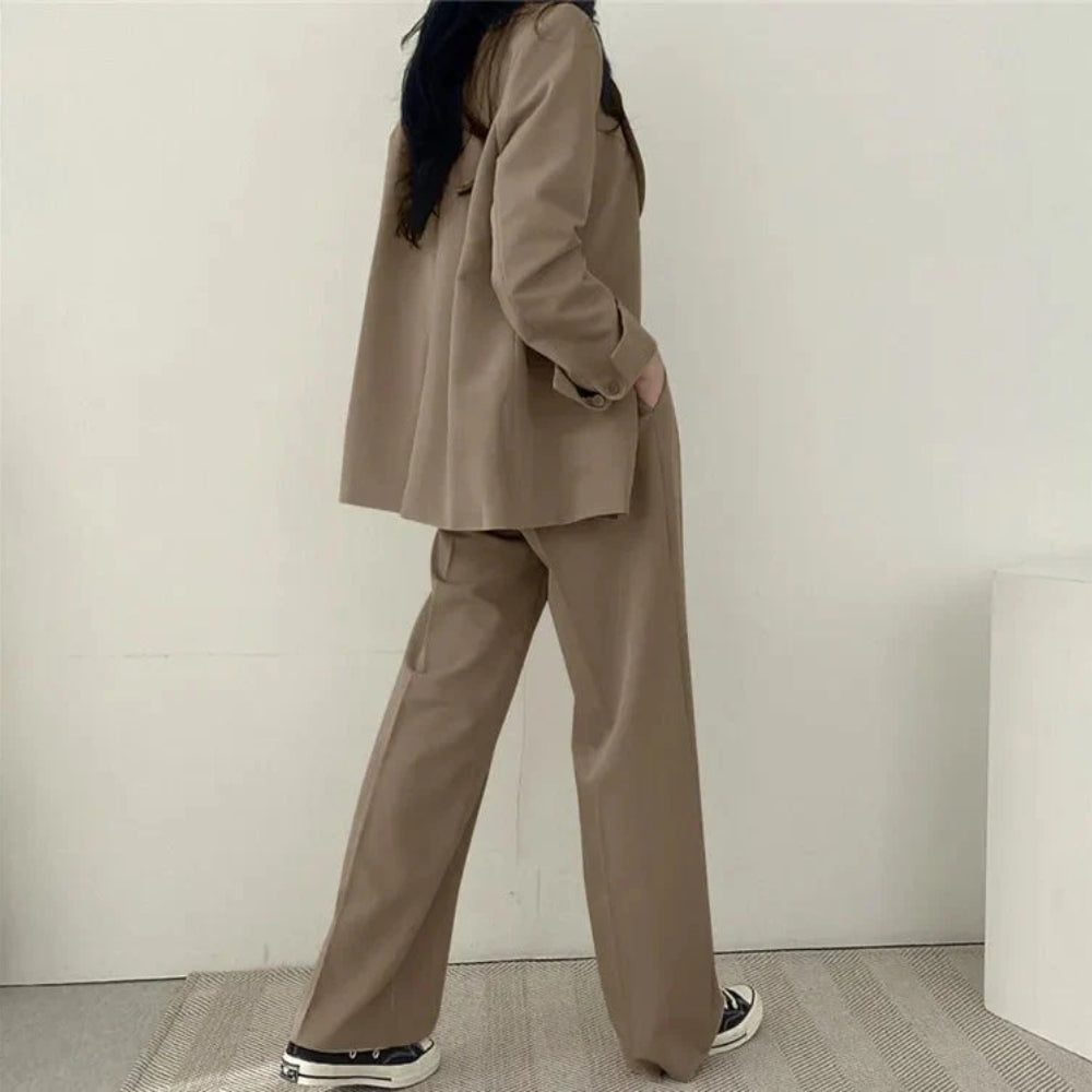 Vielseitiges Hosenanzug-Set - Blazer und gerade geschnittene Hose für Frauen