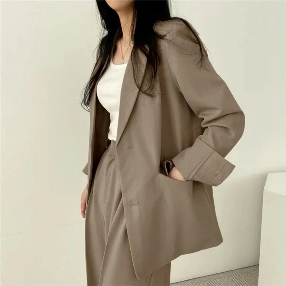 Vielseitiges Hosenanzug-Set - Blazer und gerade geschnittene Hose für Frauen