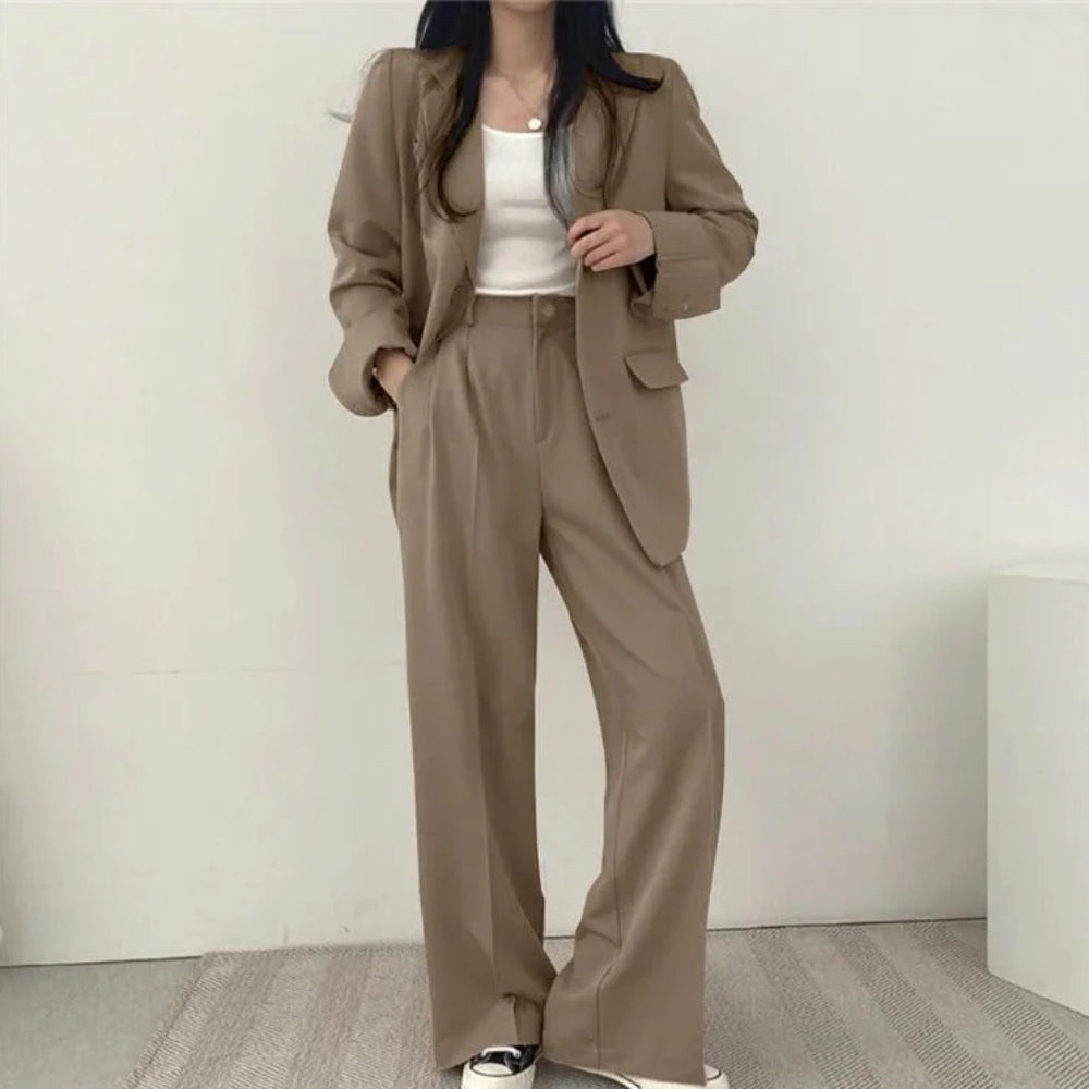 Vielseitiges Hosenanzug-Set - Blazer und gerade geschnittene Hose für Frauen