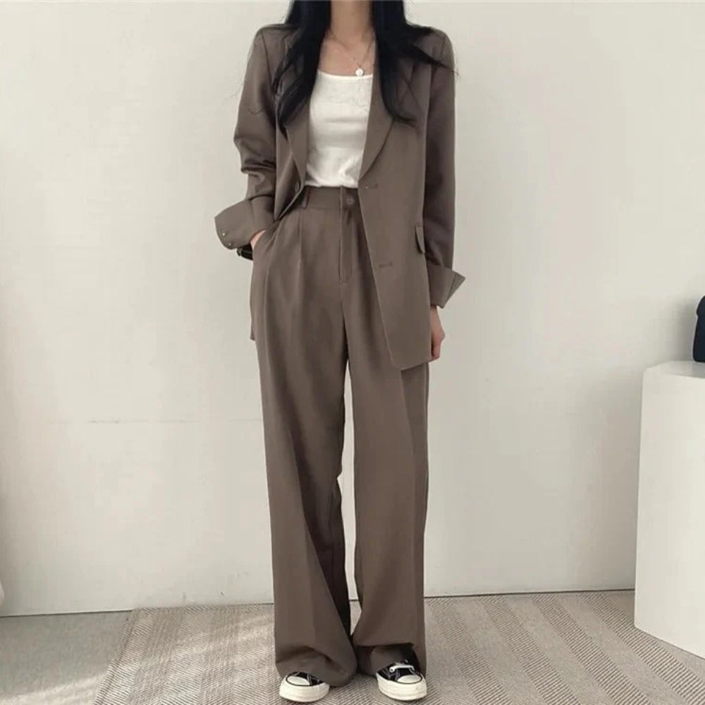 Vielseitiges Hosenanzug-Set - Blazer und gerade geschnittene Hose für Frauen