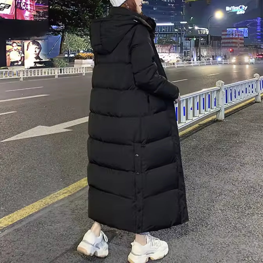 Isolierte Winterjacke - Warmer Damenmantel mit hohem Kragen