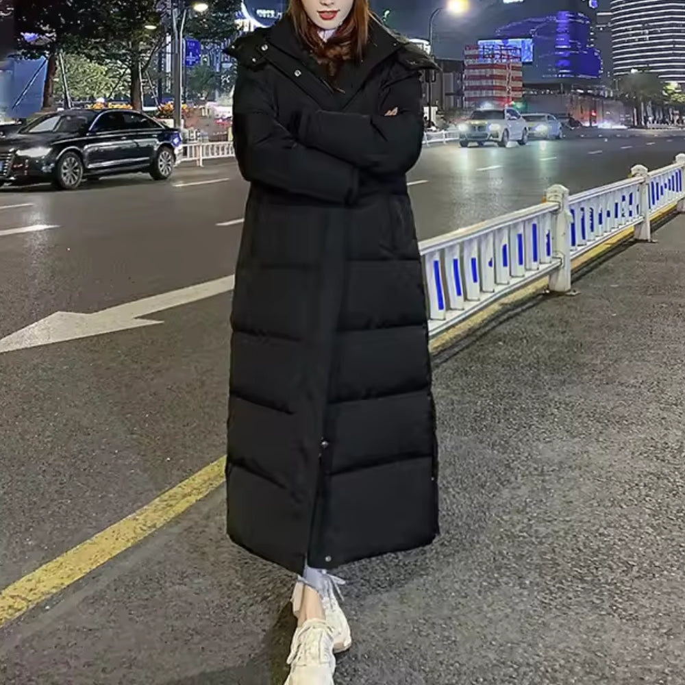 Isolierte Winterjacke - Warmer Damenmantel mit hohem Kragen