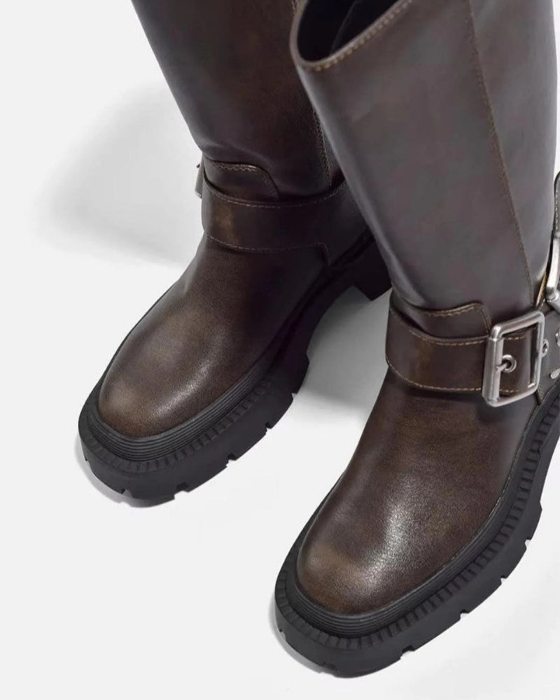 Kniehohe Winterstiefel – Flache Stiefel mit markanten Details für kühle Tage