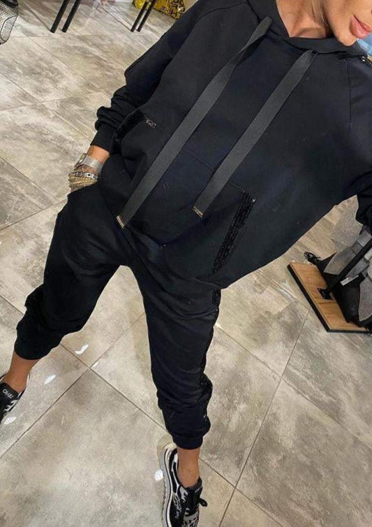 Lässiges zweiteiliges Set mit Kapuzenoberteil – Bequemes Outfit für Frühling und Alltag