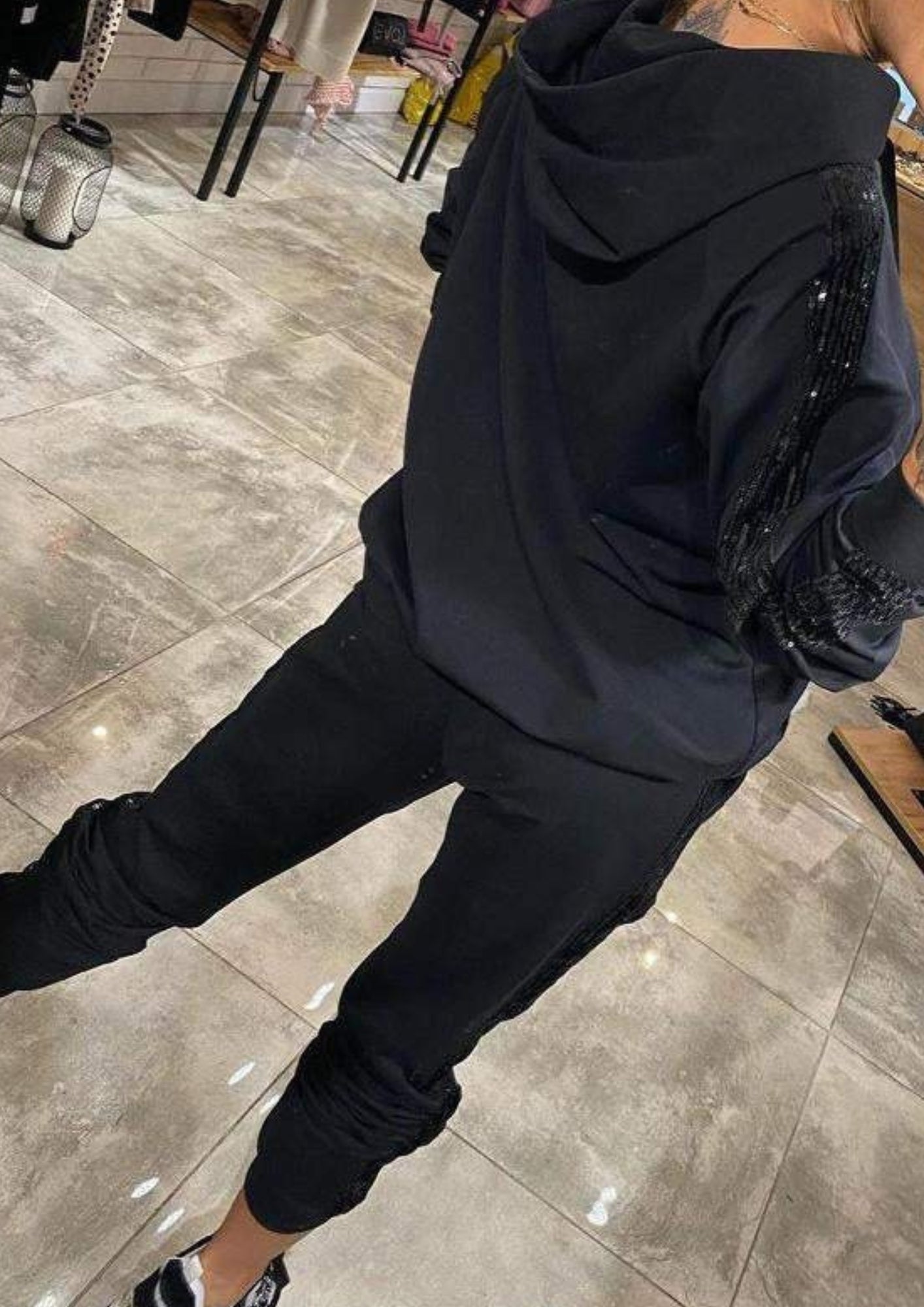 Lässiges zweiteiliges Set mit Kapuzenoberteil – Bequemes Outfit für Frühling und Alltag