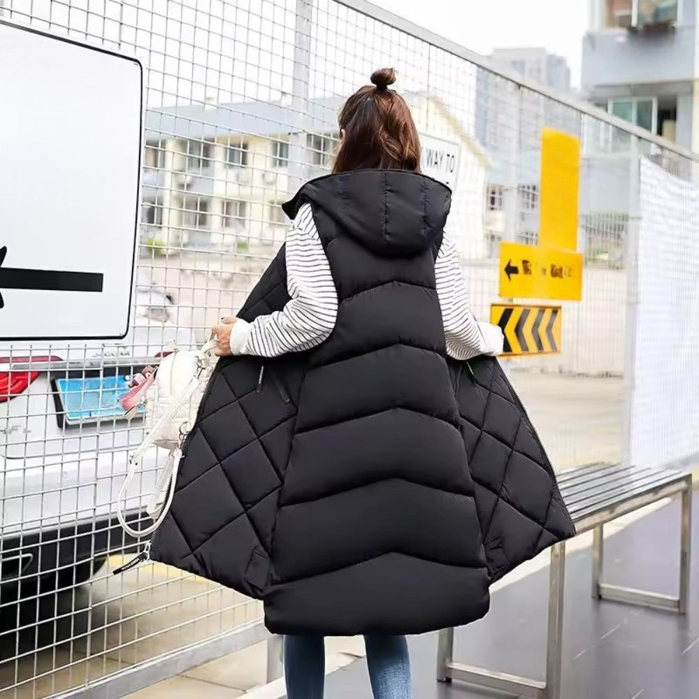 Lang geschnittene Puffer-Winterjacke - leicht und glänzend für Damen