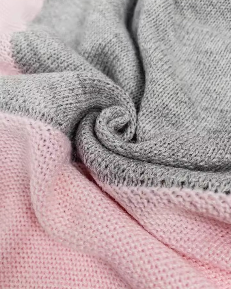 Langärmeliger Damenpullover – Modernes Farbblock-Design