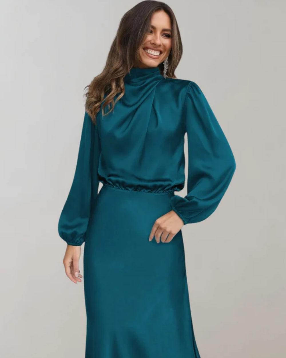 Langärmeliges Kleid - leicht zu stylen für formelle Anlässe