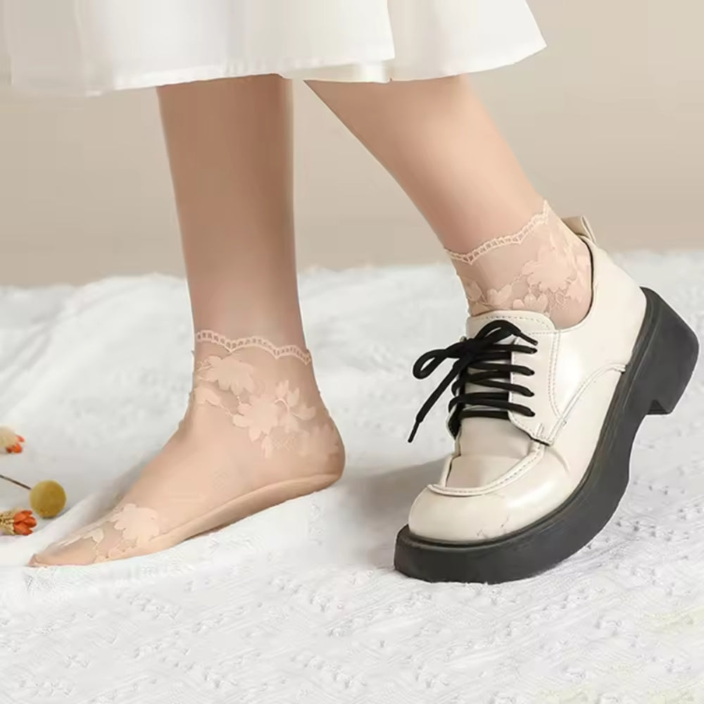Leichte Socken aus Spitze - dünnes, florales, niedrig geschnittenes Paar für Frauen