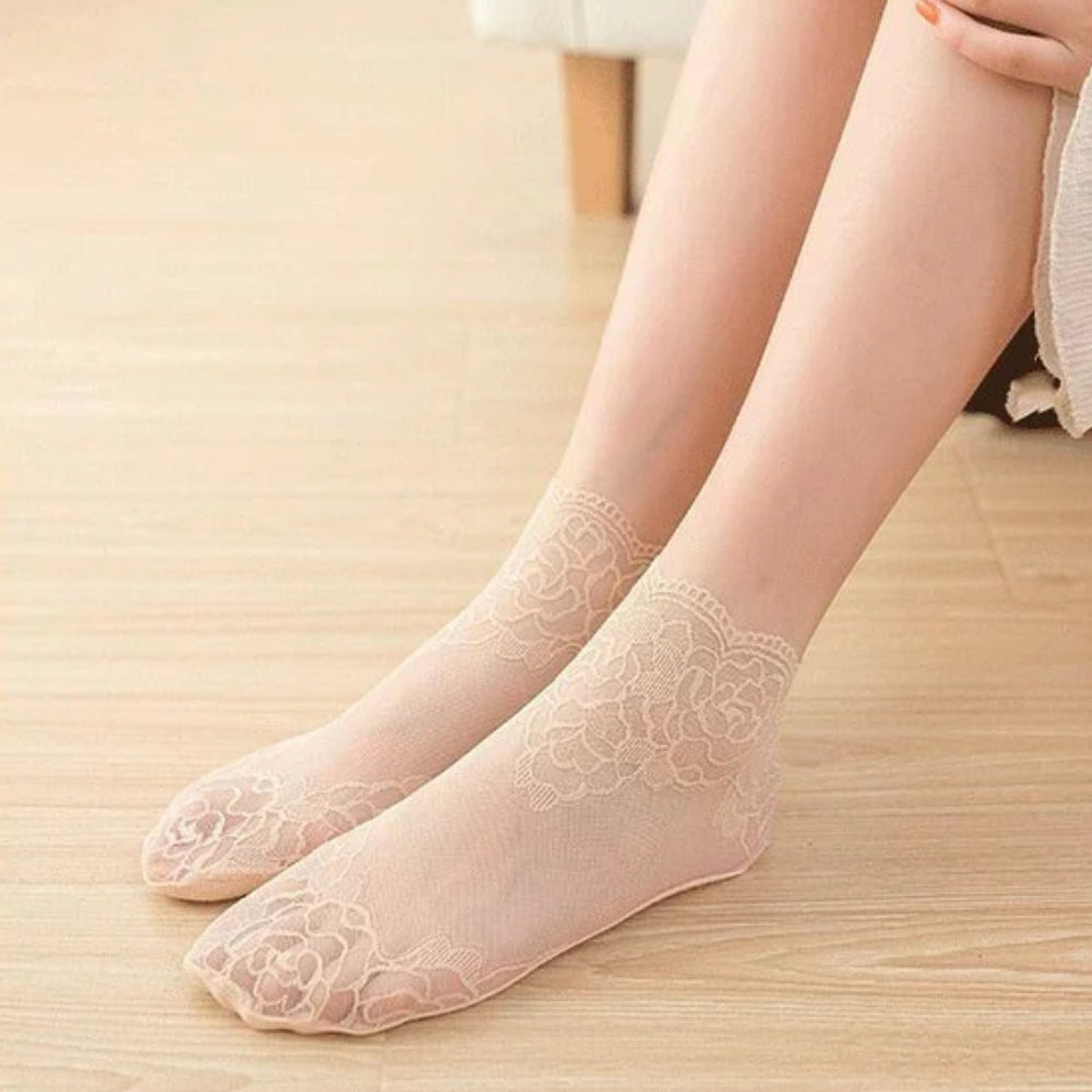 Leichte Socken aus Spitze - dünnes, florales, niedrig geschnittenes Paar für Frauen
