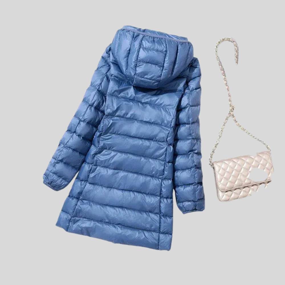 Leichte Winterjacke Damen – Langer Steppmantel mit Kapuze für Alltag und Reisen