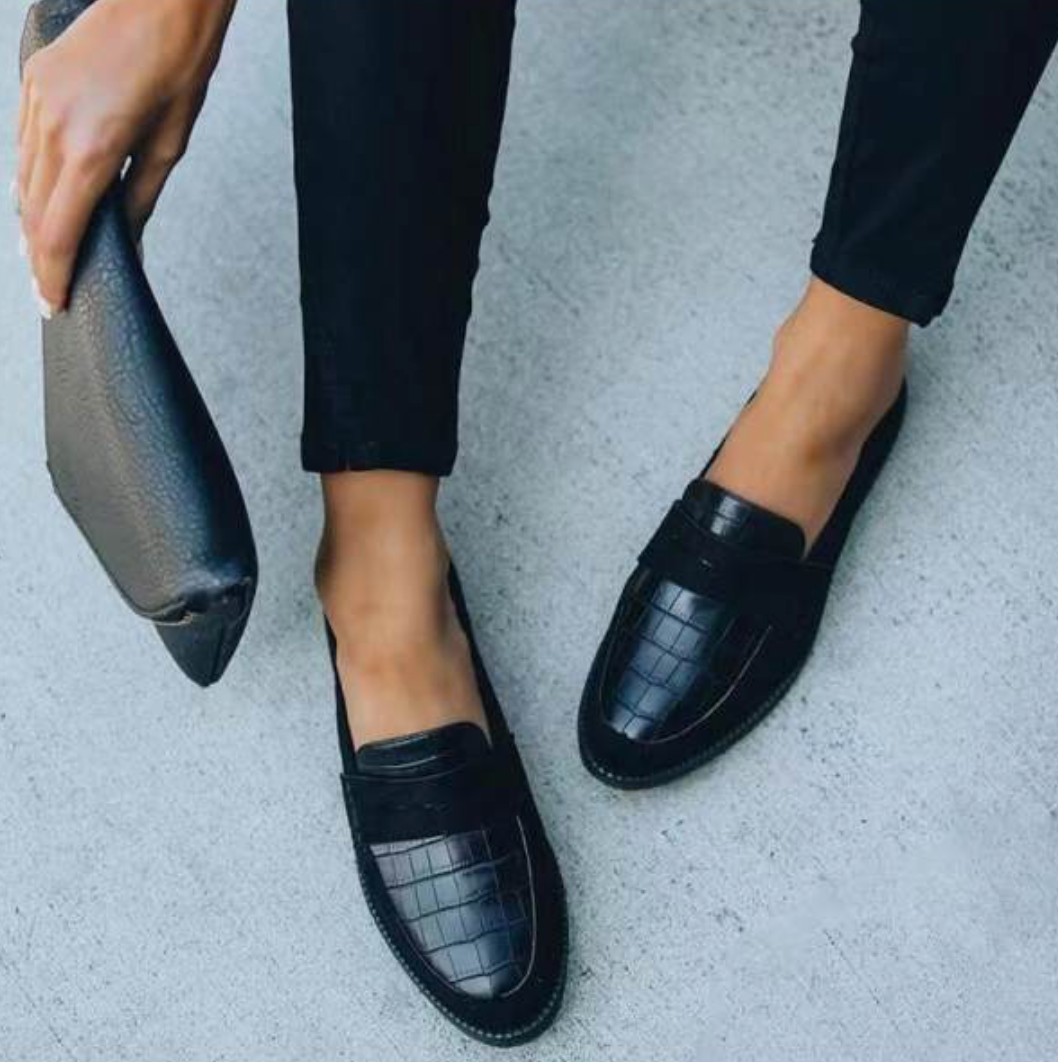 Loafer Damen – Formelle Geschlossene Schuhe mit Gemusterter Vorderkappe