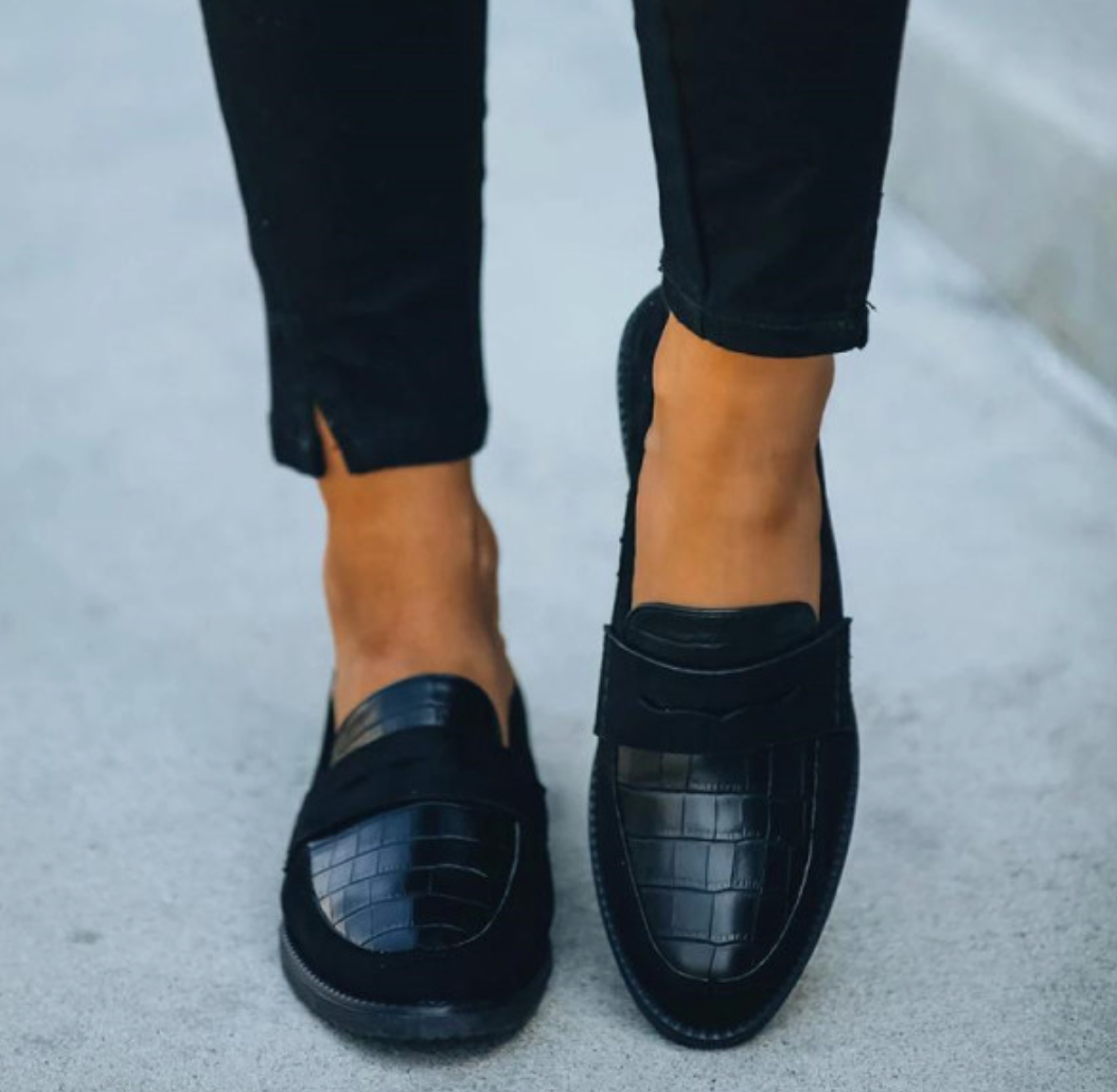 Loafer Damen – Formelle Geschlossene Schuhe mit Gemusterter Vorderkappe