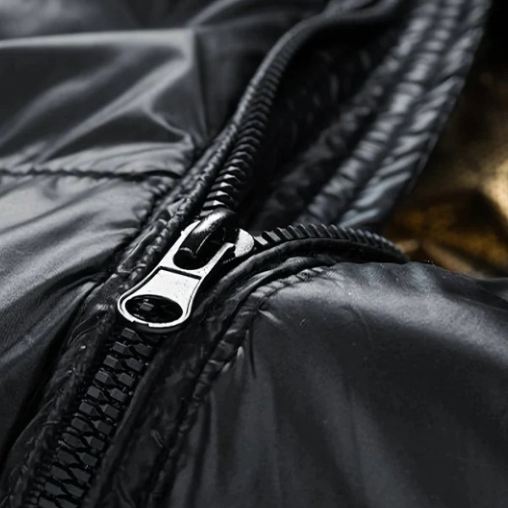 Locker sitzende Winterjacke mit Kapuze für Frauen – Glänzend und im Puffer-Stil