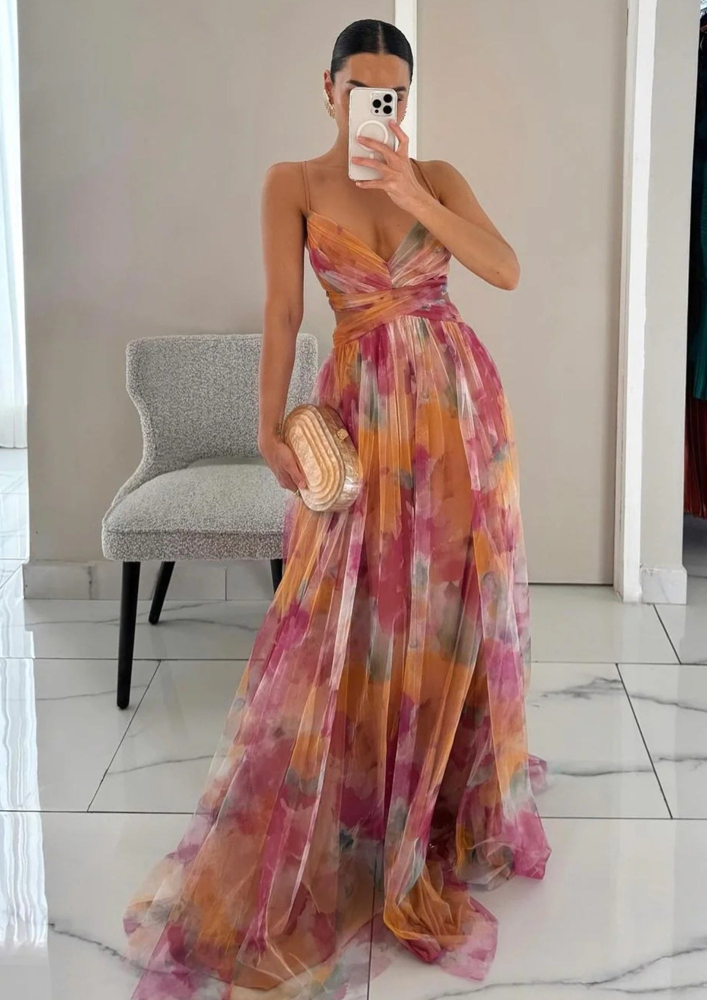 Maxi Abendkleid mit Farbverlauf – Fließendes Kleid mit schmalen Trägern