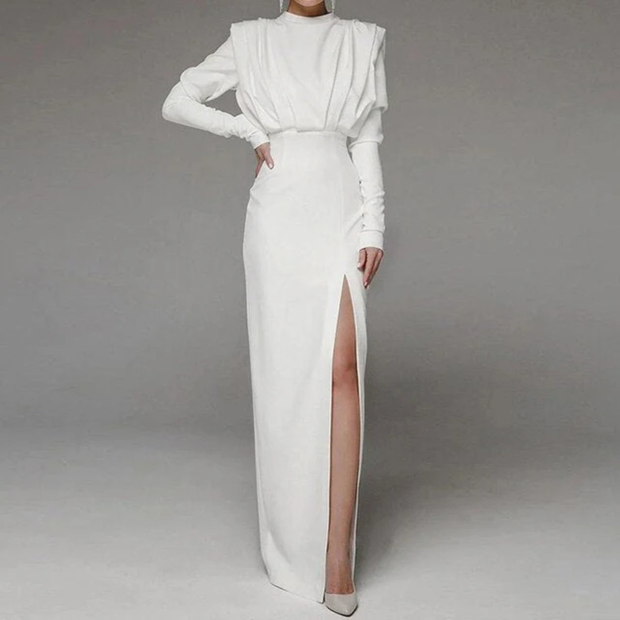 Party Maxikleid - Langärmeliges Modell mit Seitenschlitz für besondere Anlässe