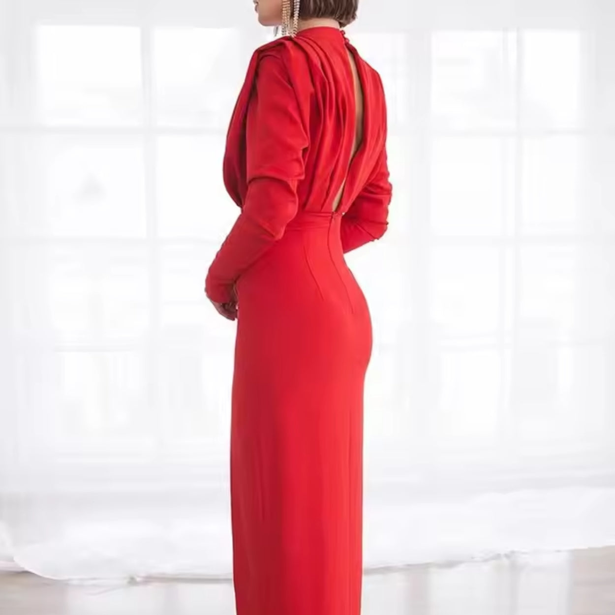 Party Maxikleid - Langärmeliges Modell mit Seitenschlitz für besondere Anlässe