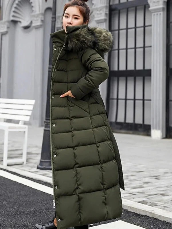 Moderne Damen-Winterjacke – Pufferstil mit Kapuze und Fellrand
