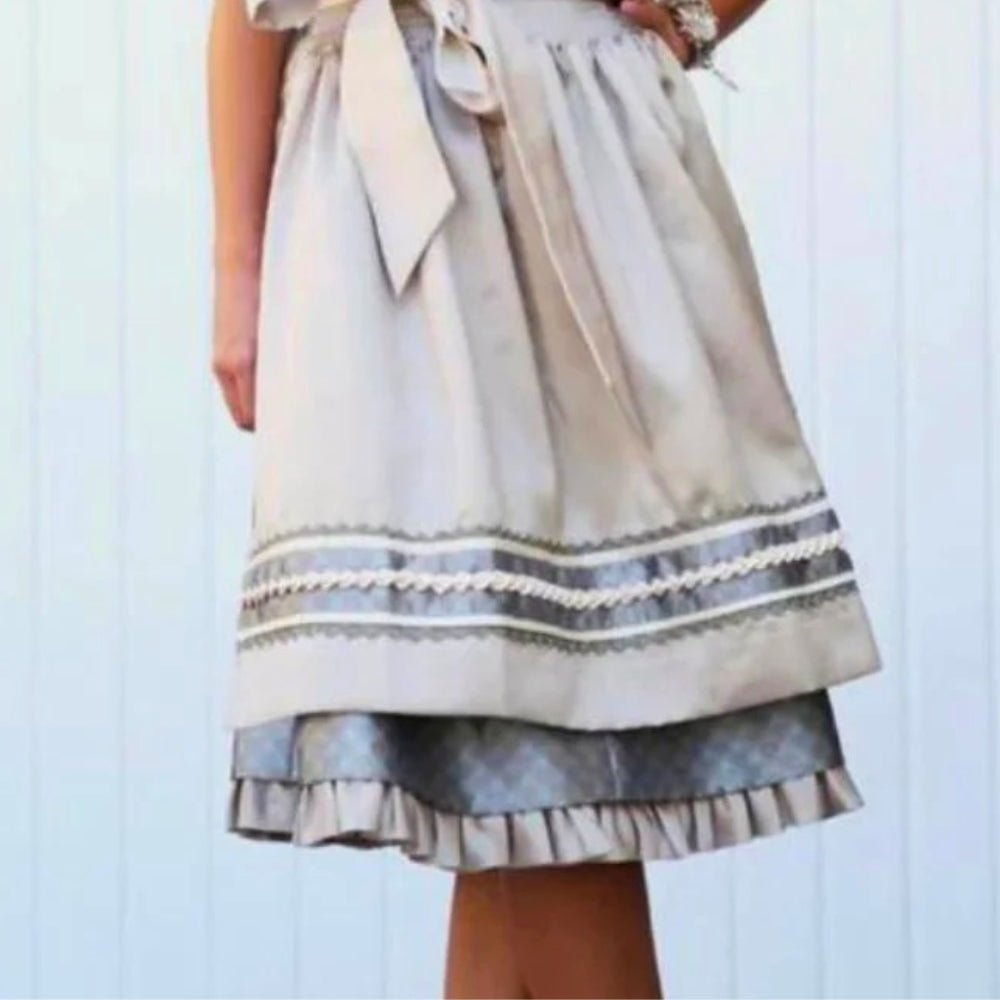 Oktoberfest Dirndl Kleider - Klassischer Midi-Stil mit Schürze und Bluse