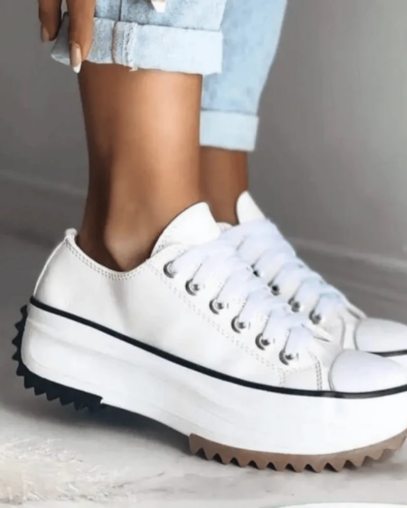 Plateauschuhe für Frauen - Schlanke Turnschuhe mit erhöhter Sohle