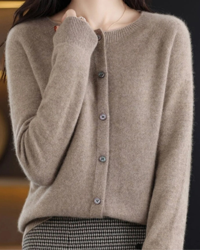 Strickjacke mit V-Ausschnitt für Damen – Garderobe mit langen Ärmeln