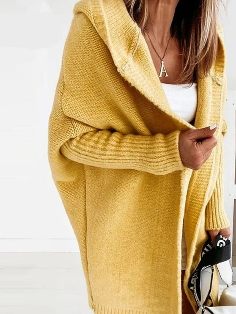 Übergroße Damen-Strickjacke – Wärmend mit Kapuze für kalte Tage
