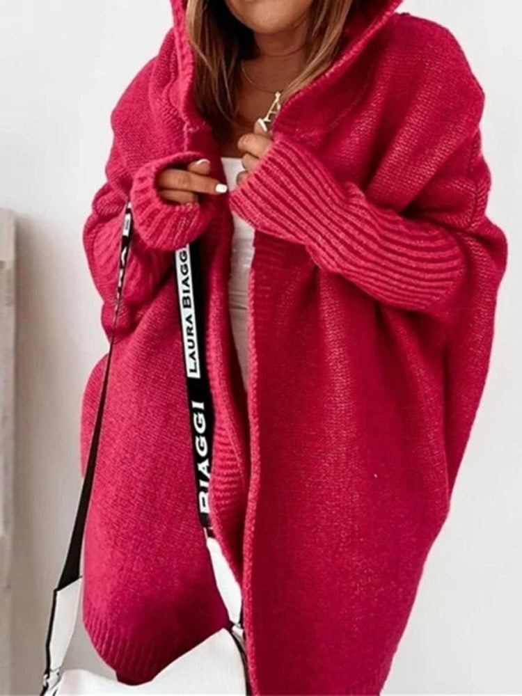 Übergroße Damen-Strickjacke – Wärmend mit Kapuze für kalte Tage