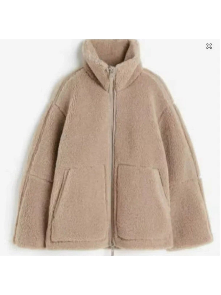 Übergroße Damen-Winterjacke – Mit Stehkragen und Reißverschluss