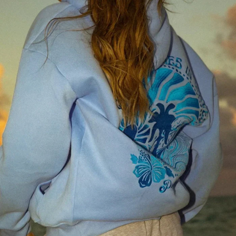 Übergroßer Fleece-Hoodie - künstlerisches Design und Winterkomfort