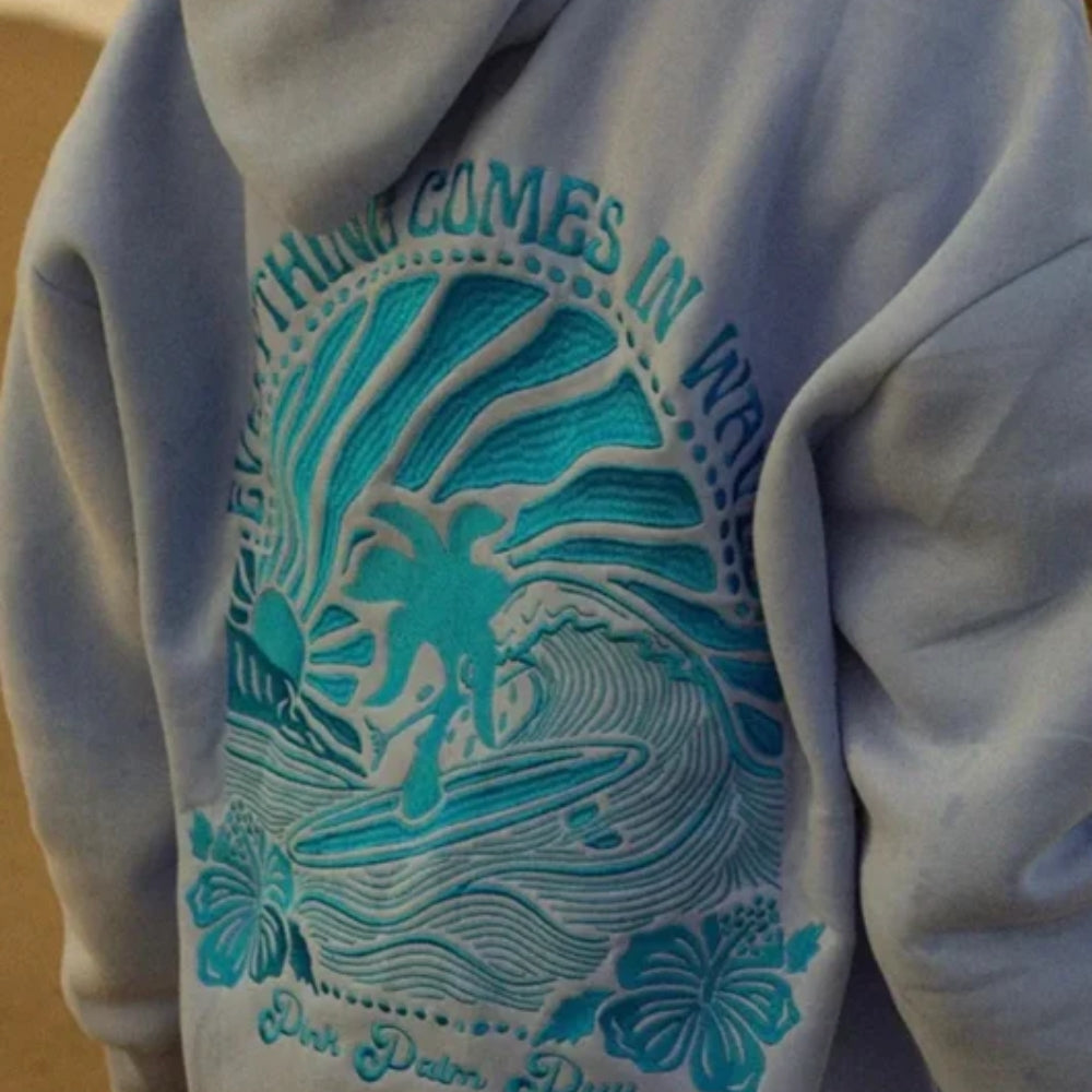 Übergroßer Fleece-Hoodie - künstlerisches Design und Winterkomfort