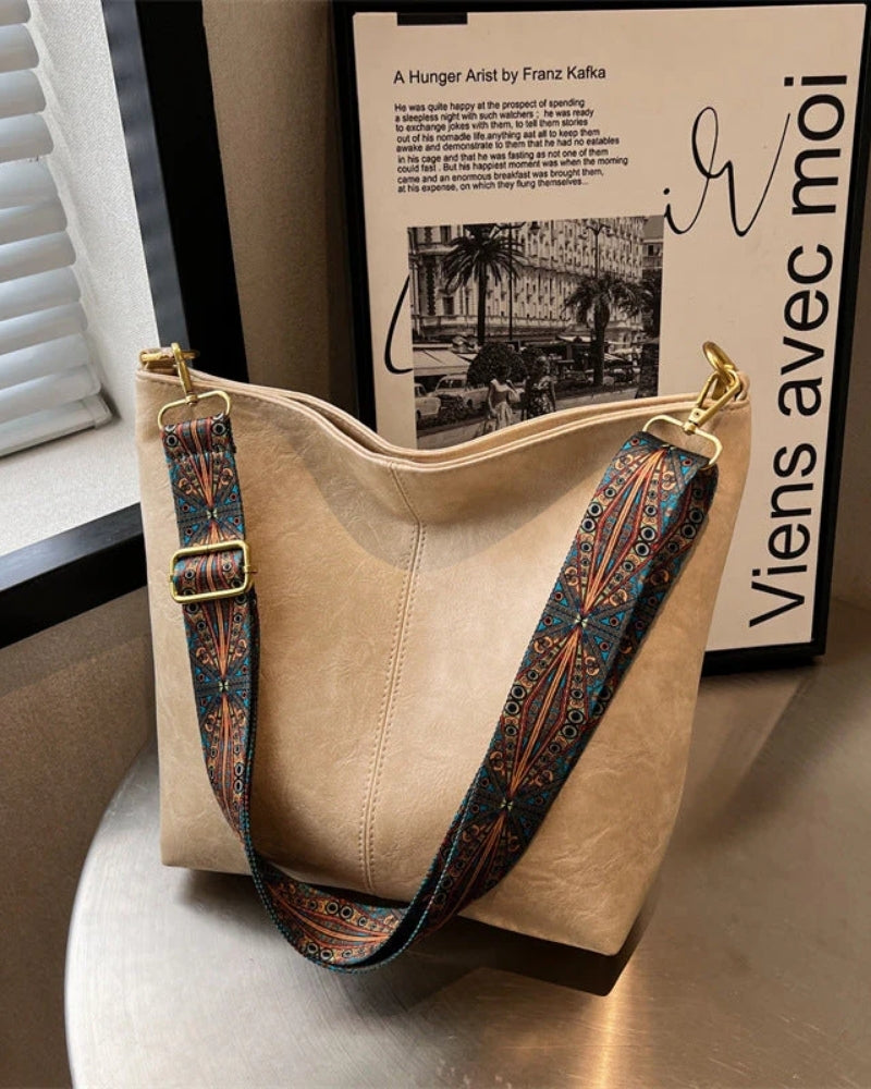 Umhängetasche für Frauen – mit abnehmbarem, gemustertem Riemen