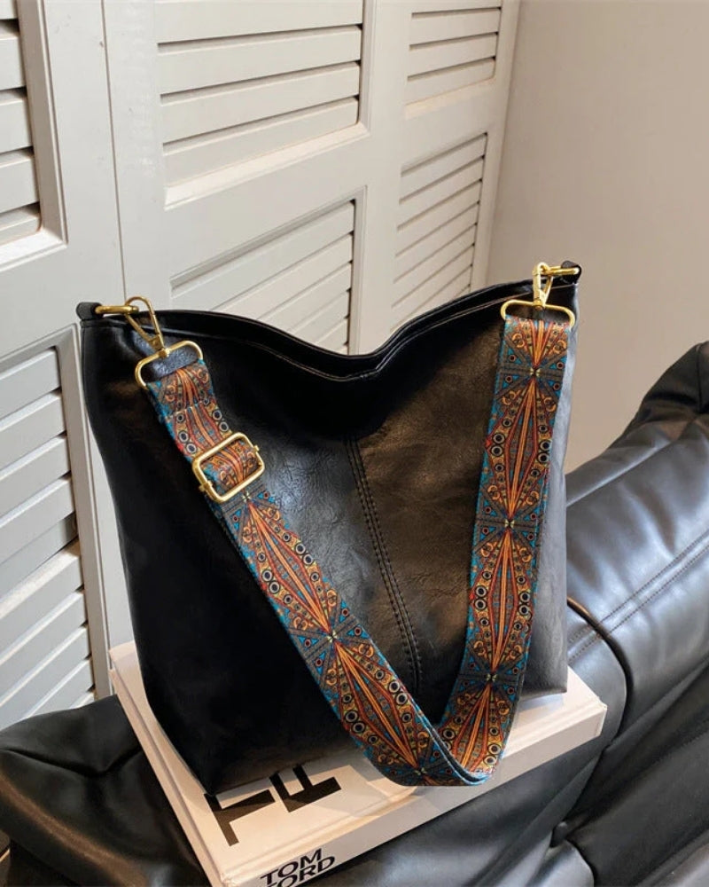 Umhängetasche für Frauen – mit abnehmbarem, gemustertem Riemen