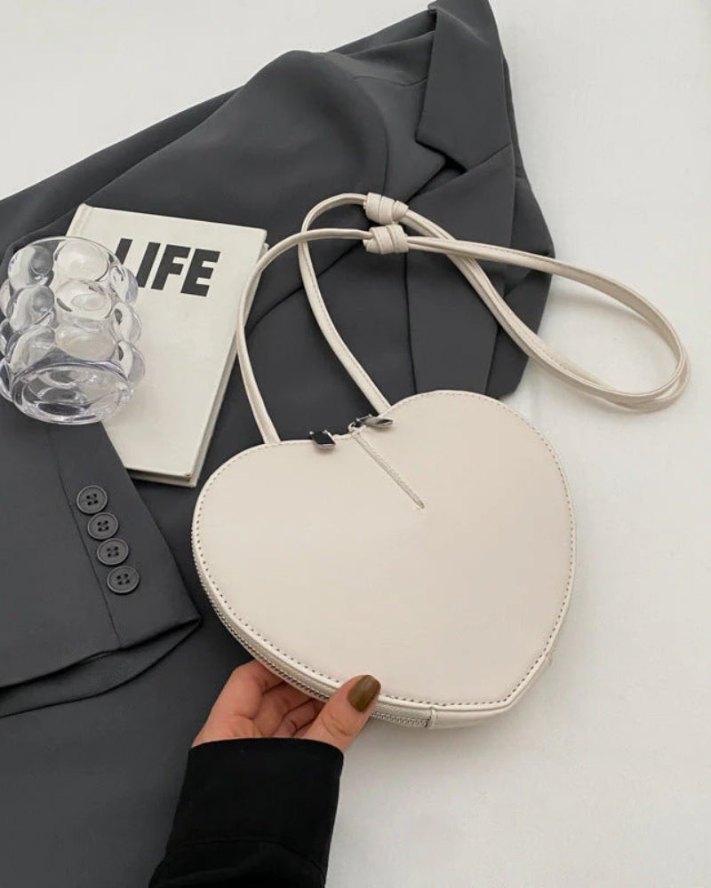 Umhängetasche in Herzform - kompakte Umhängetasche für den täglichen Gebrauch