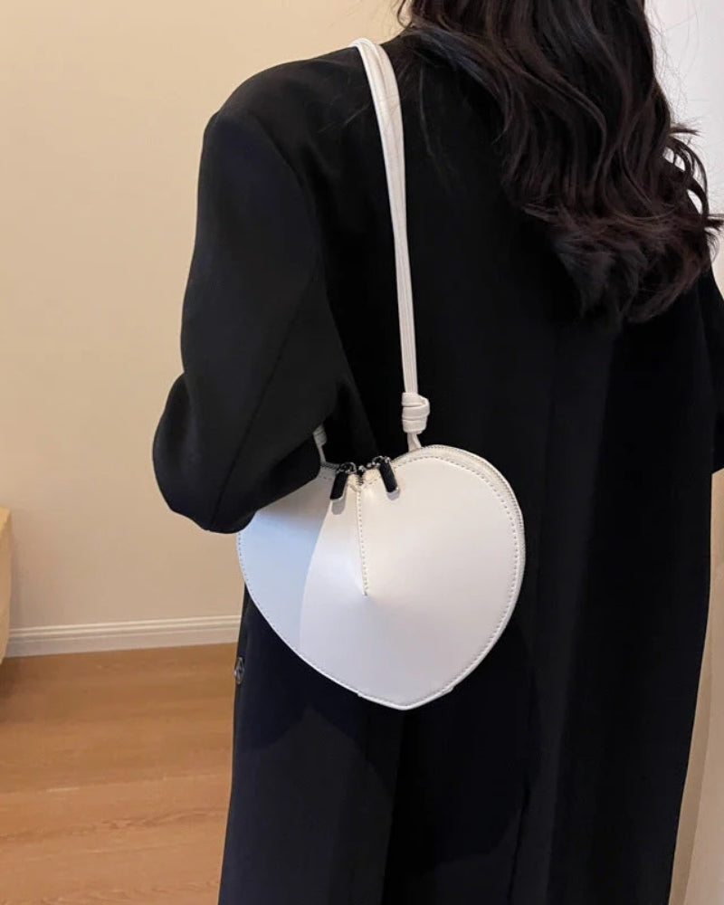 Umhängetasche in Herzform - kompakte Umhängetasche für den täglichen Gebrauch