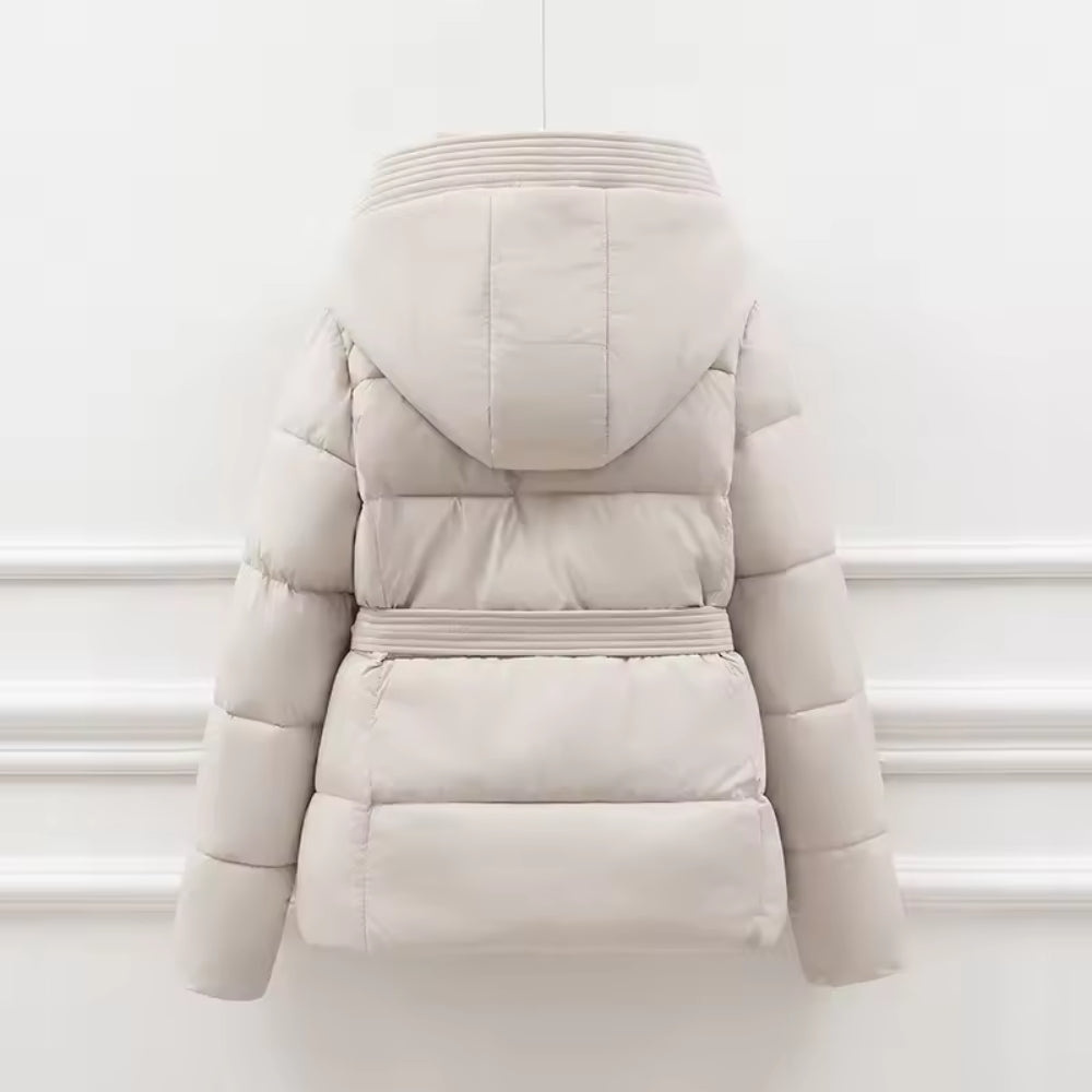 Wärmende Winterjacke mit Gürtel – Moderne Pufferkapuze für Frauen
