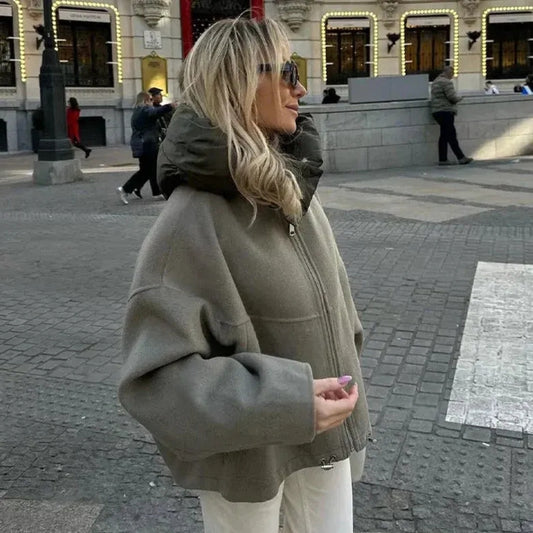 Warme Damen-Winterjacke - Kapuzenmantel mit kuscheliger Passform