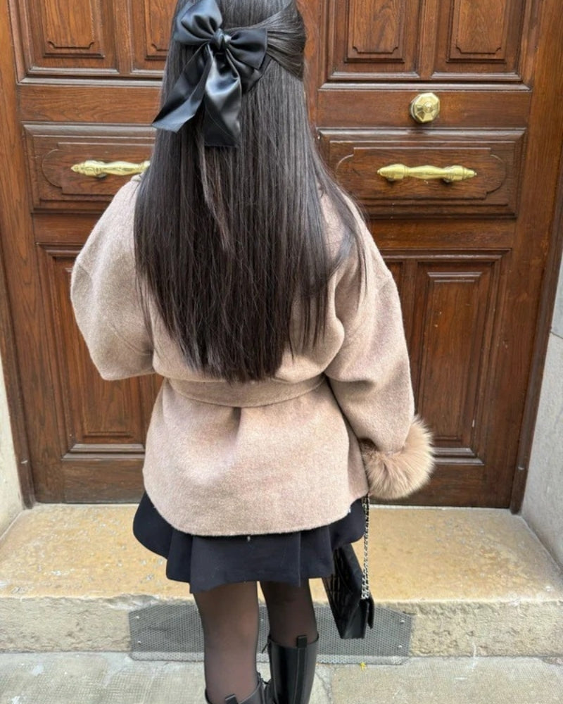 Winterjacke Damen – Mantel mit Kunstpelzärmeln und Taillengürtel für stilvolle Wintertage